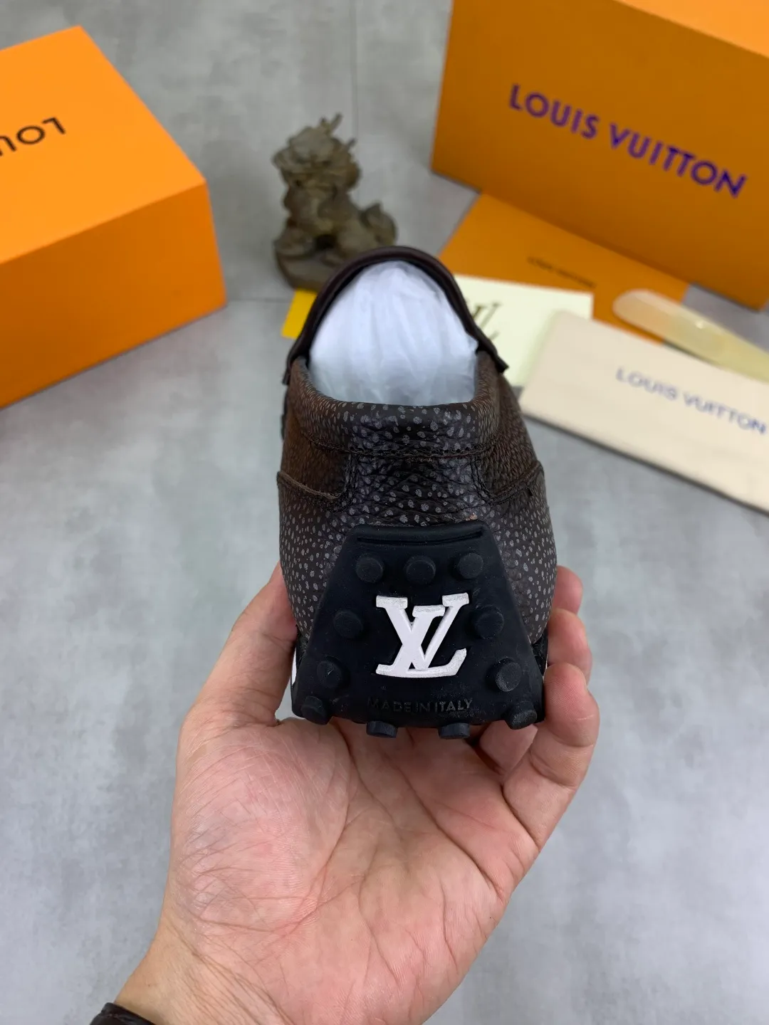 Men's Men's Shoes 💰P640 New Style 💶[LOUIS VUITTON] Water-dyed Niuli Original Order New Style 🍀LV Louis Vuitton *——Top version of LV classic leather shoes! Made of imported original calfskin, original leather side strips and wear-resistant high-end rubber outsole! High quality products! Color: black optional Size: 39-45